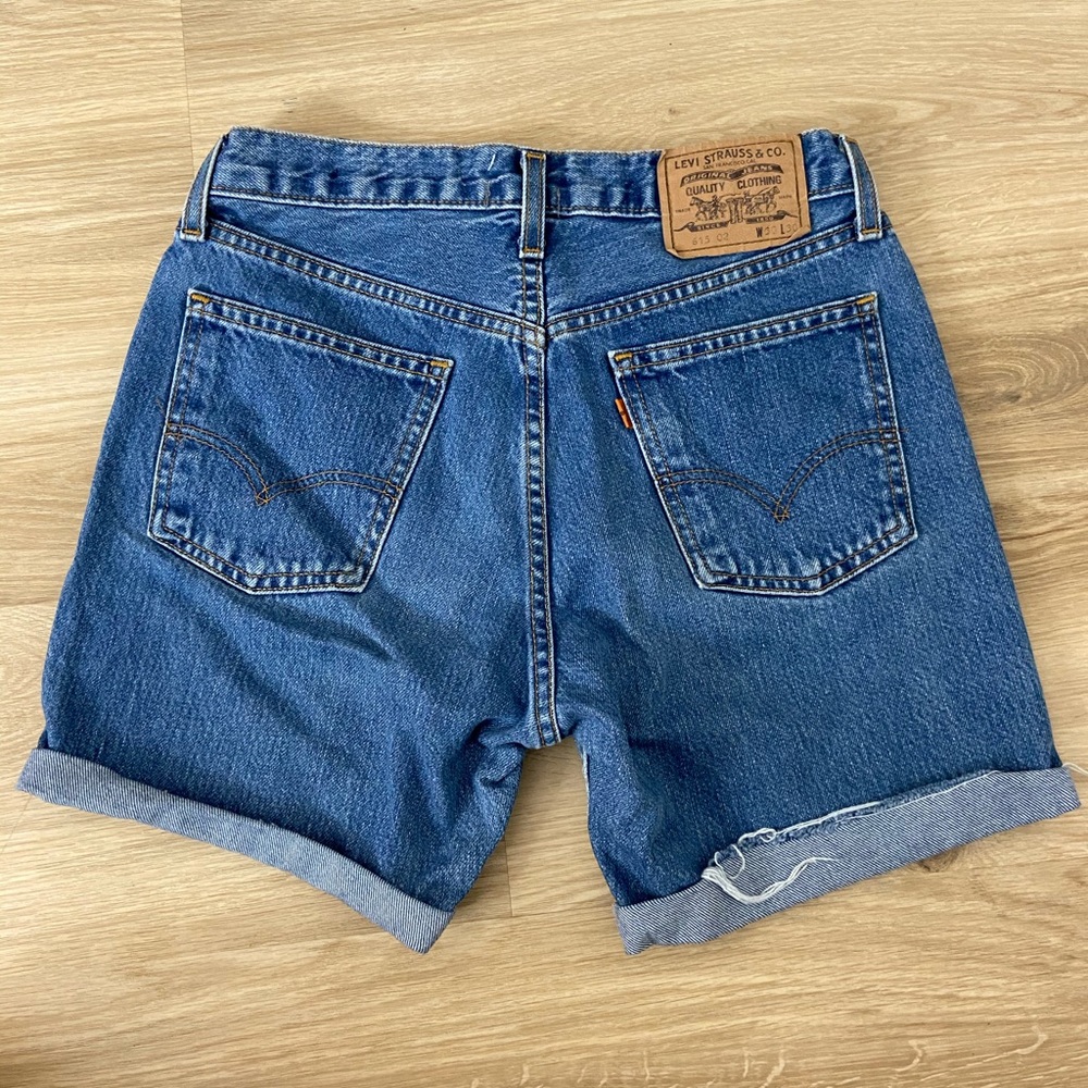 BRAND NEW ORANGE TAB mid length Levi’s shorts!